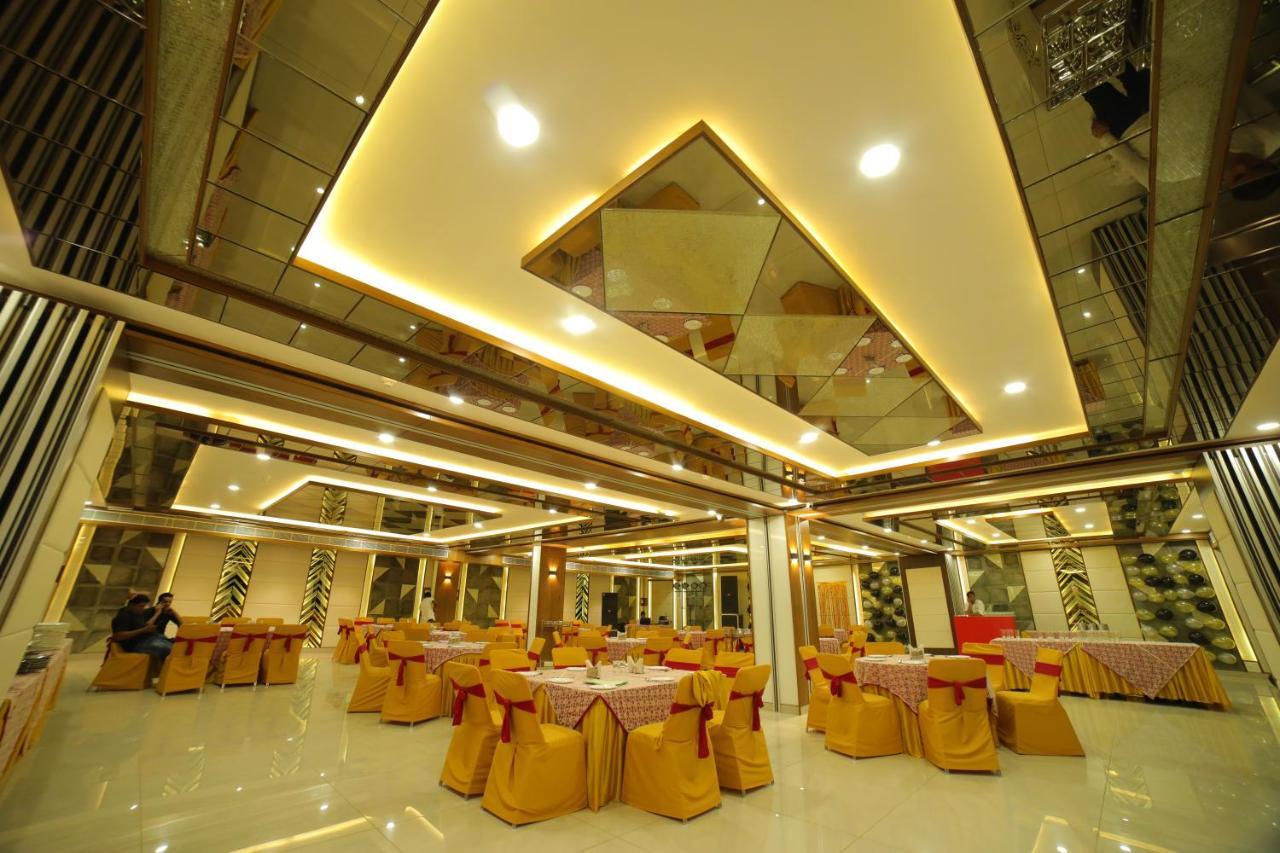 Vijay Vilas Hotel & Convention Hall Агра Екстериор снимка